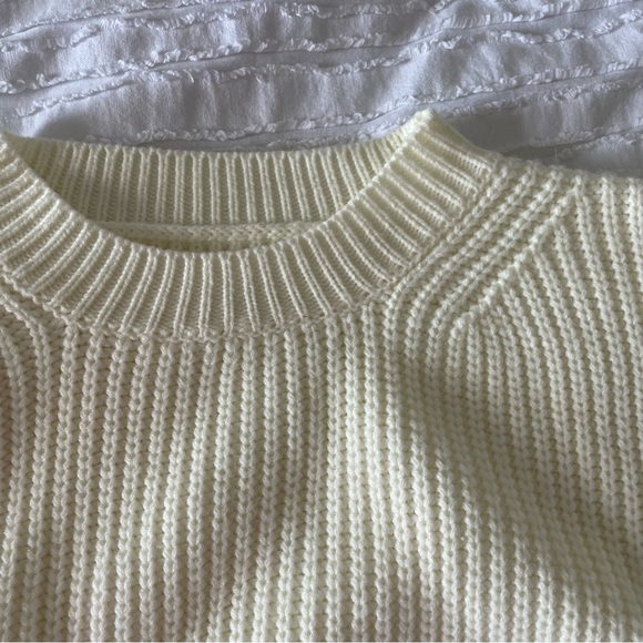 Shein Cropped Sweater - Picture 3 of 3